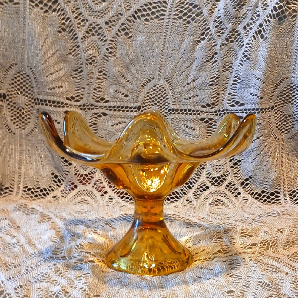 Light Amber/gold Vintage Glassware. EUC